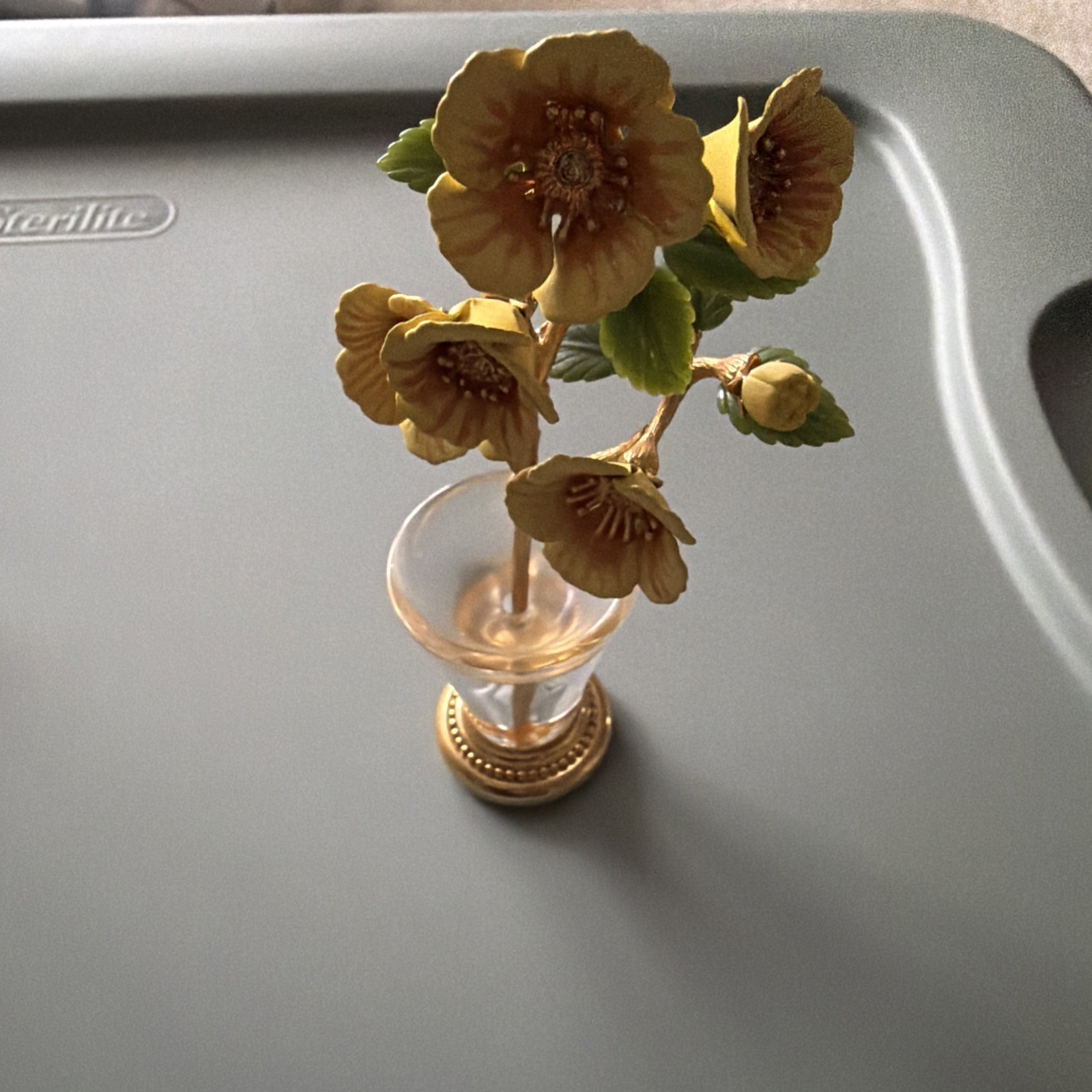 Joan Rivers Signed Imperial Flowers Gold Plated Stem Lucite Stand Yellow Rose