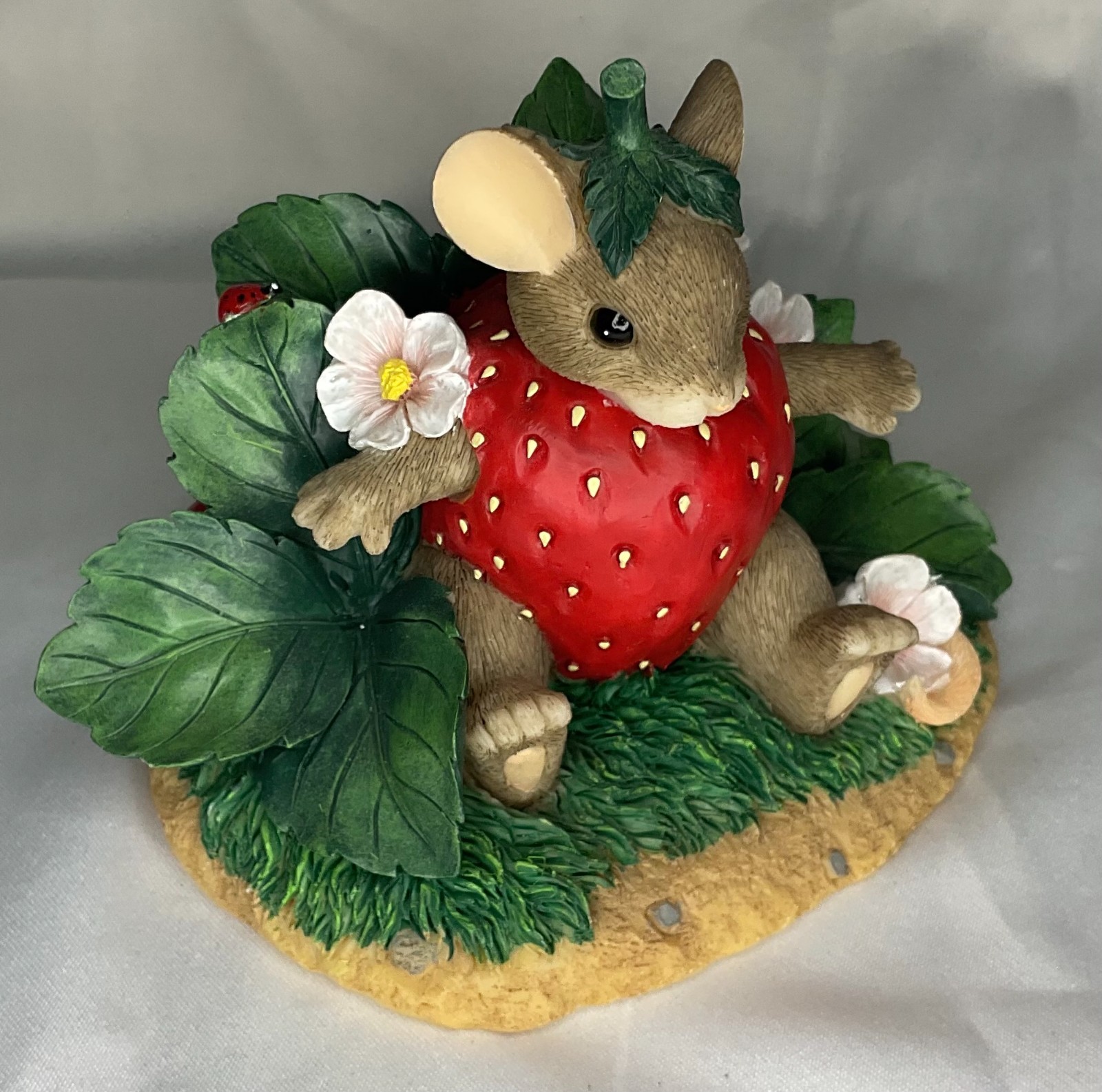 Charming Tails – “You’re Berry Special” – 89/122 *LIMITED EDITION*