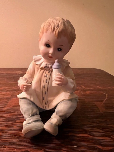 Vintage Bisque Porcelain Lefton 6″ Piano Baby Boy Figurine KW1927