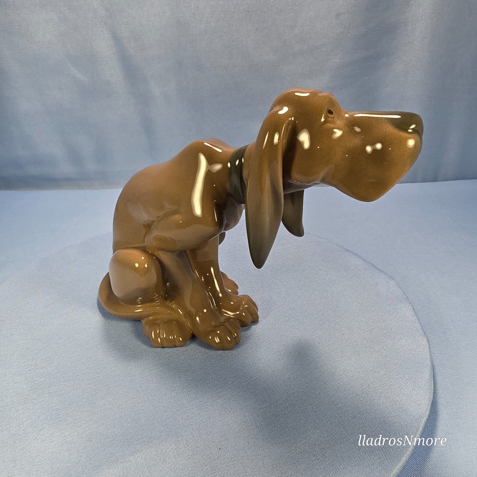 Lladro #5111 Timid Dog NO DAMAGE Lladro 5111 Timid Dog Bloodhound Sitting SIGNED
