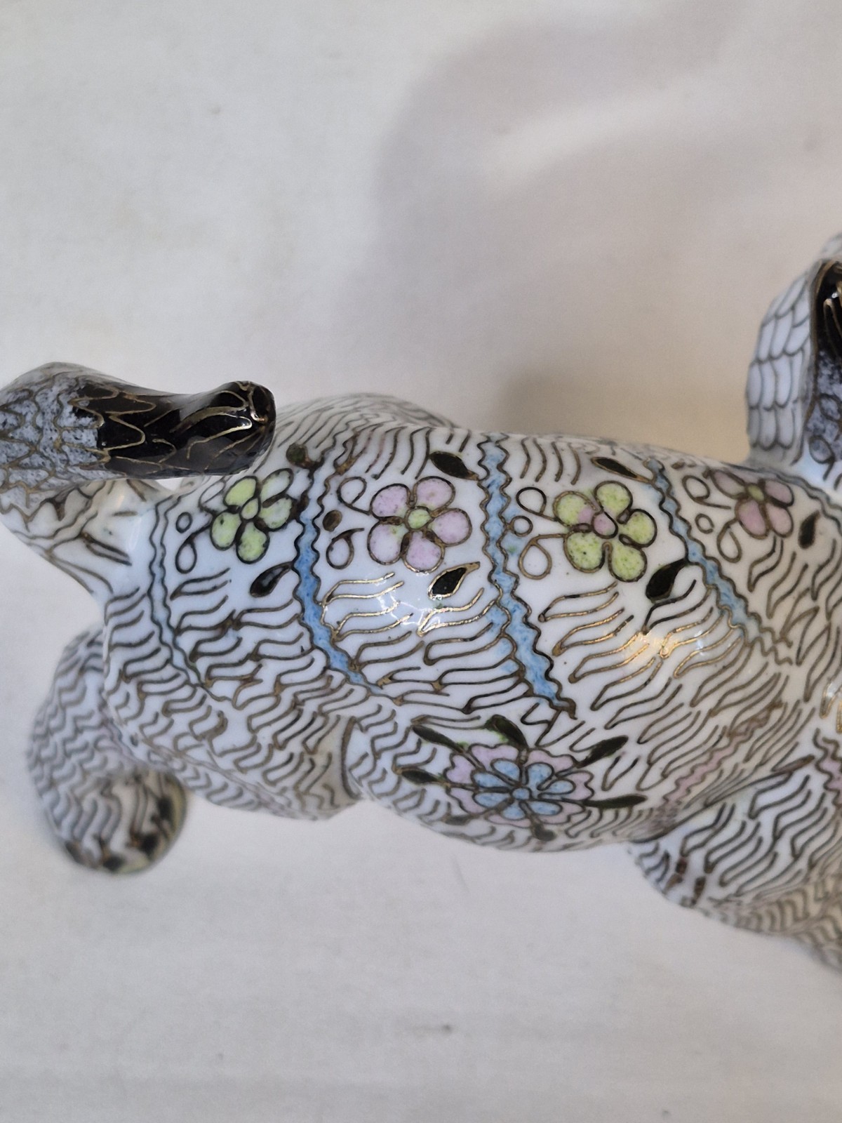 White Cloisonne Cat Kitten Copper Brass Enamel Figurine Statue 4″ RARE Vintage