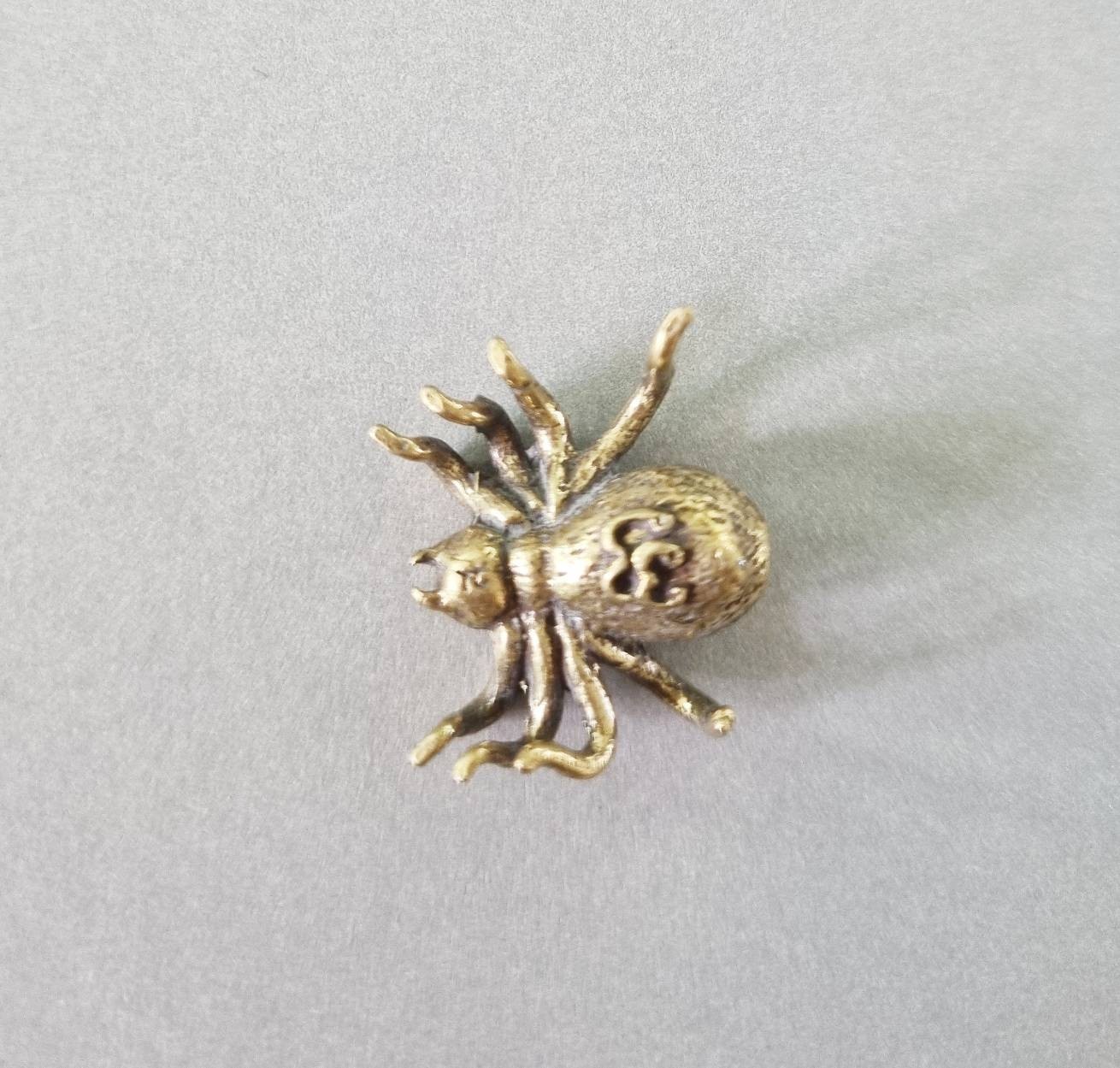 1 x Gold Mini Spider Figurine Insect Animal Decor Halloween Collect Model Carry