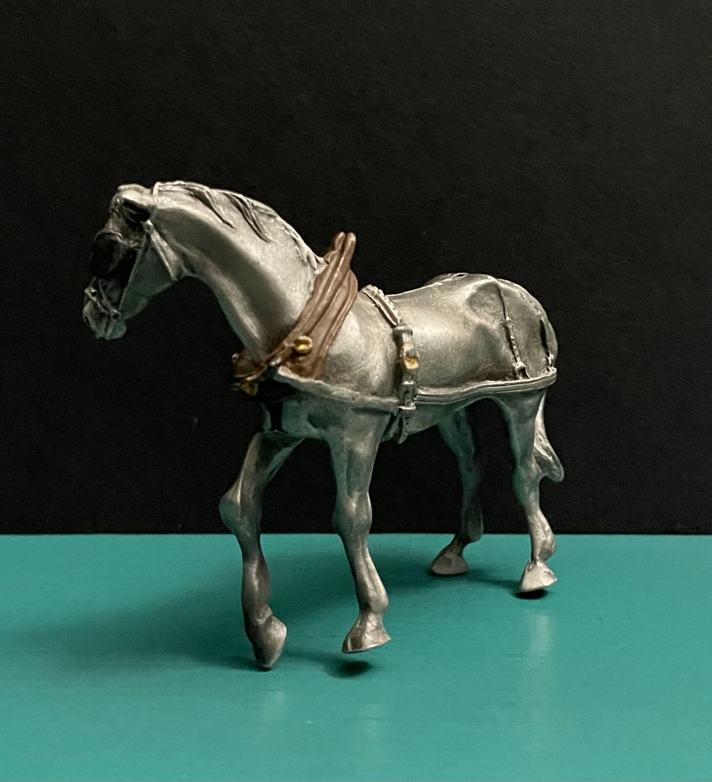 Hudson Pewter Christmas Village Santa Sleigh Draft Horse Animal Diorama Figurine