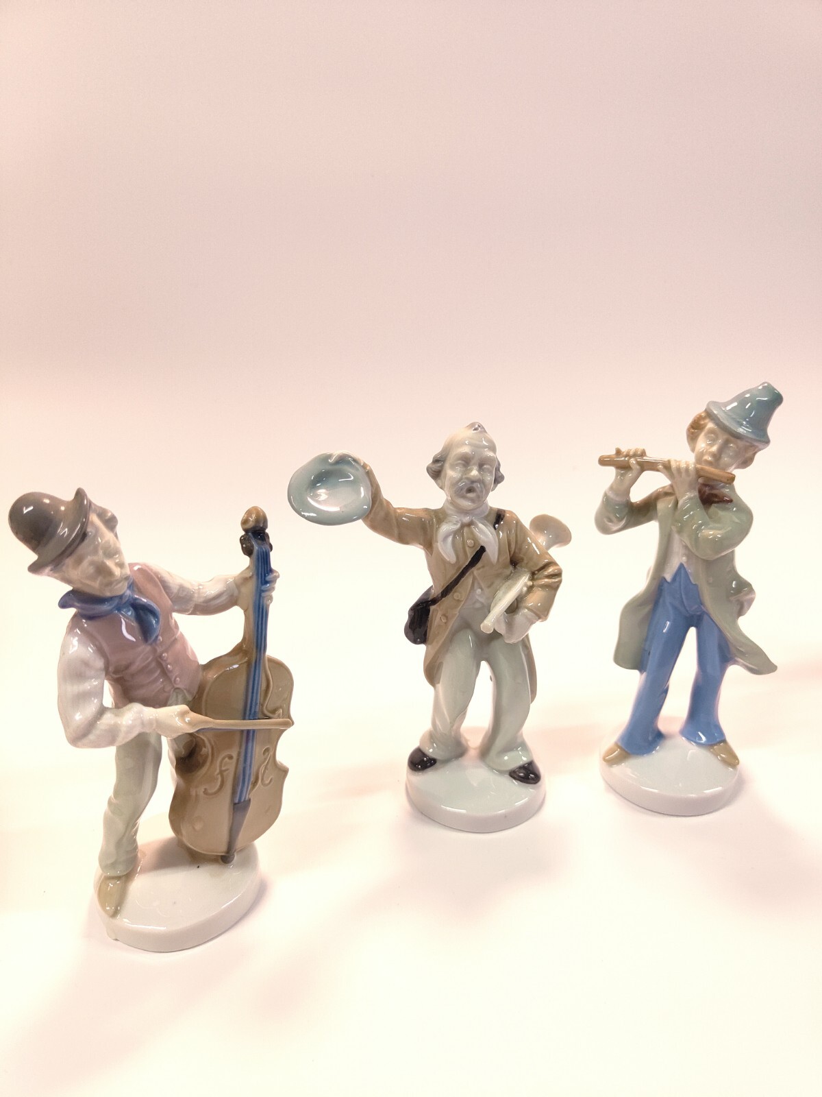 6x porcelain Musician collection figurine Made in germany.(GDR)