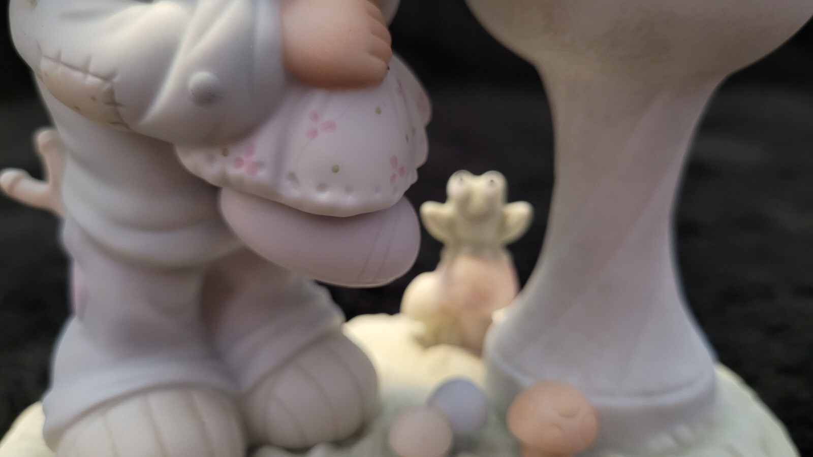 🚨 Precious Moments 520675 “Your Love Is So Uplifting” Porcelain Figurine Vntg