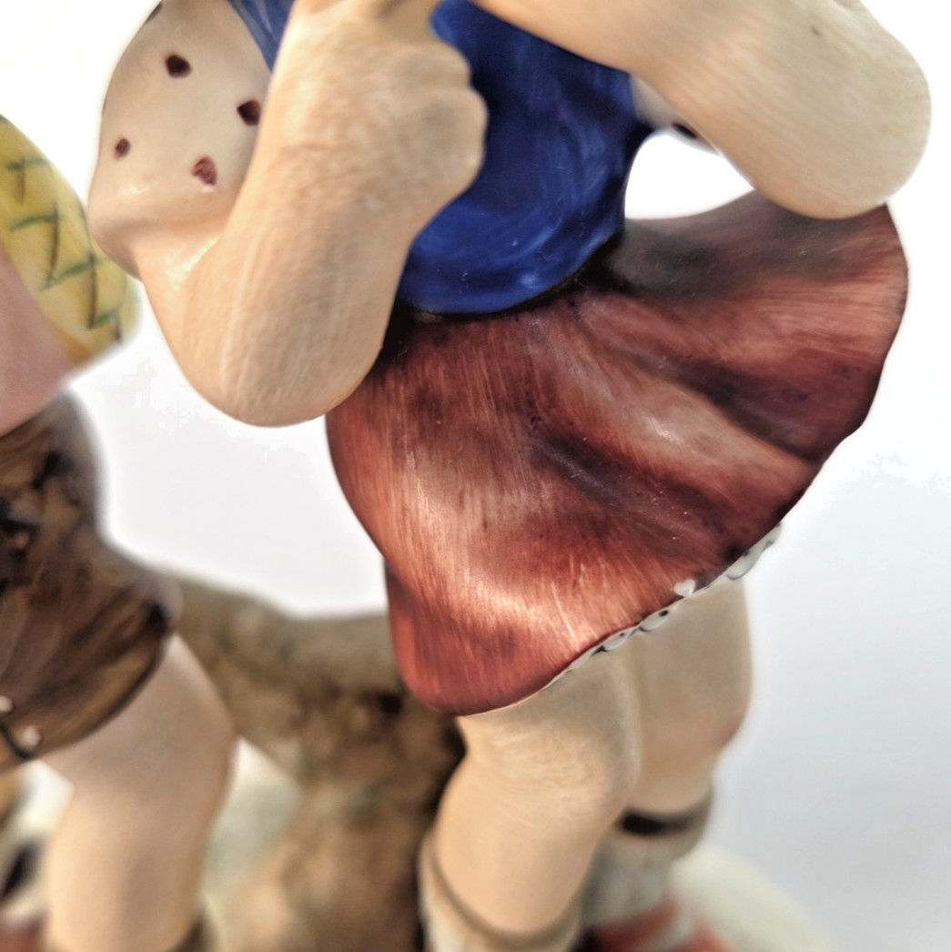 Goebel NASHA Figurine – Na 15 – Sweet News – Boy Whispering in Girl’s Ear #15