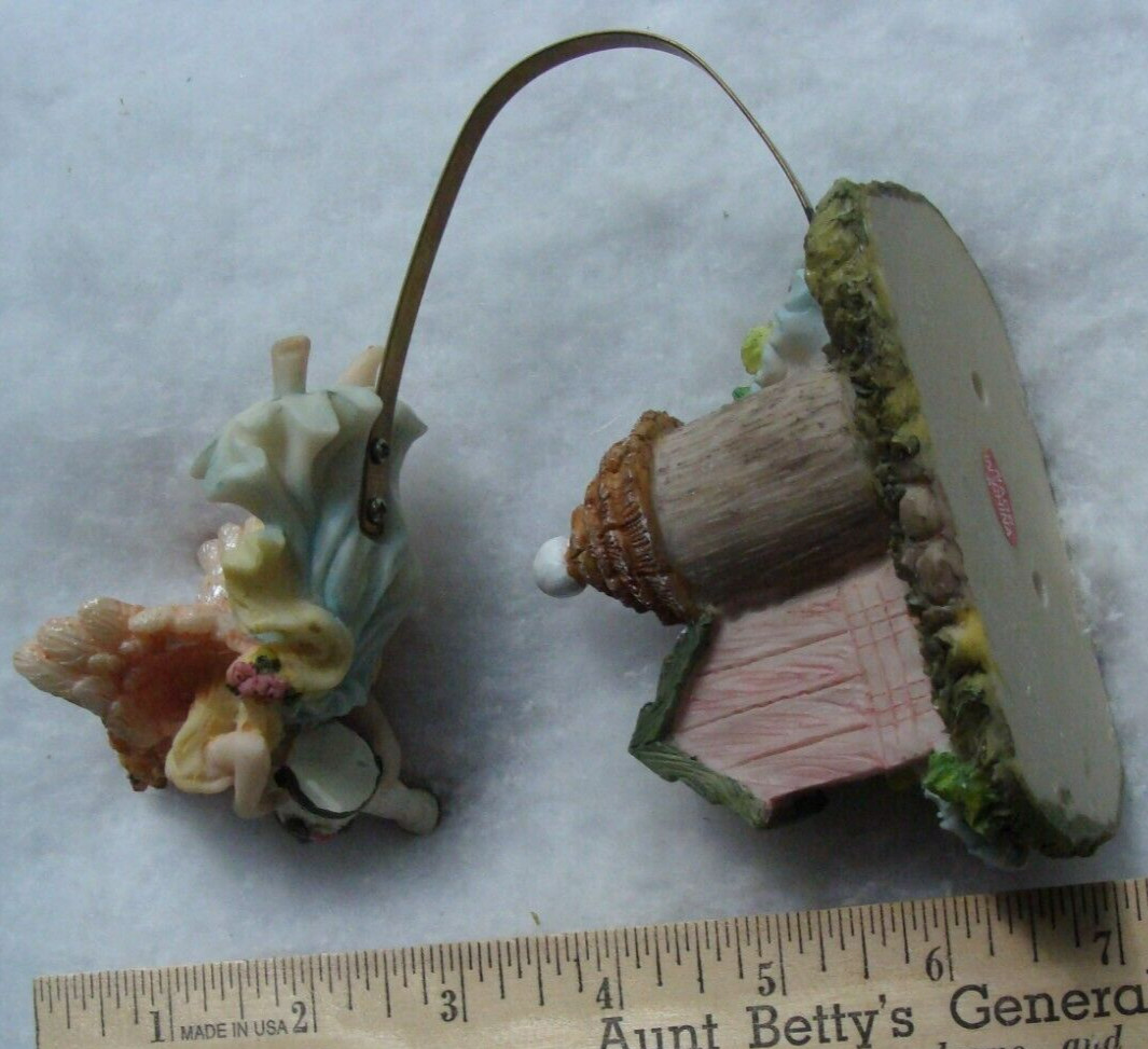 Whimsy Beautiful Large Resin Fairy Garden Gardeners Frog Moves On Metal Piece