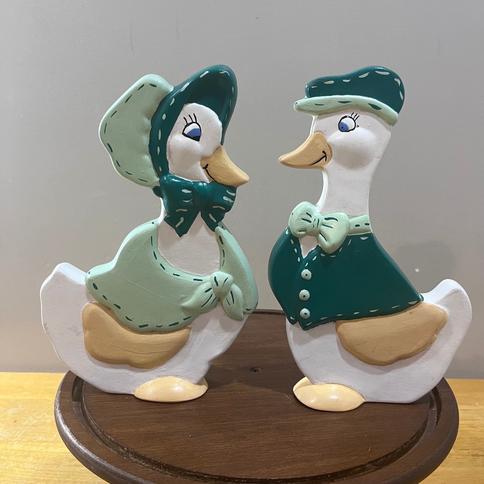 Vtg Country Ceramic Duck Figurine Set Green White Hand Painted Cottagecore 8.5″