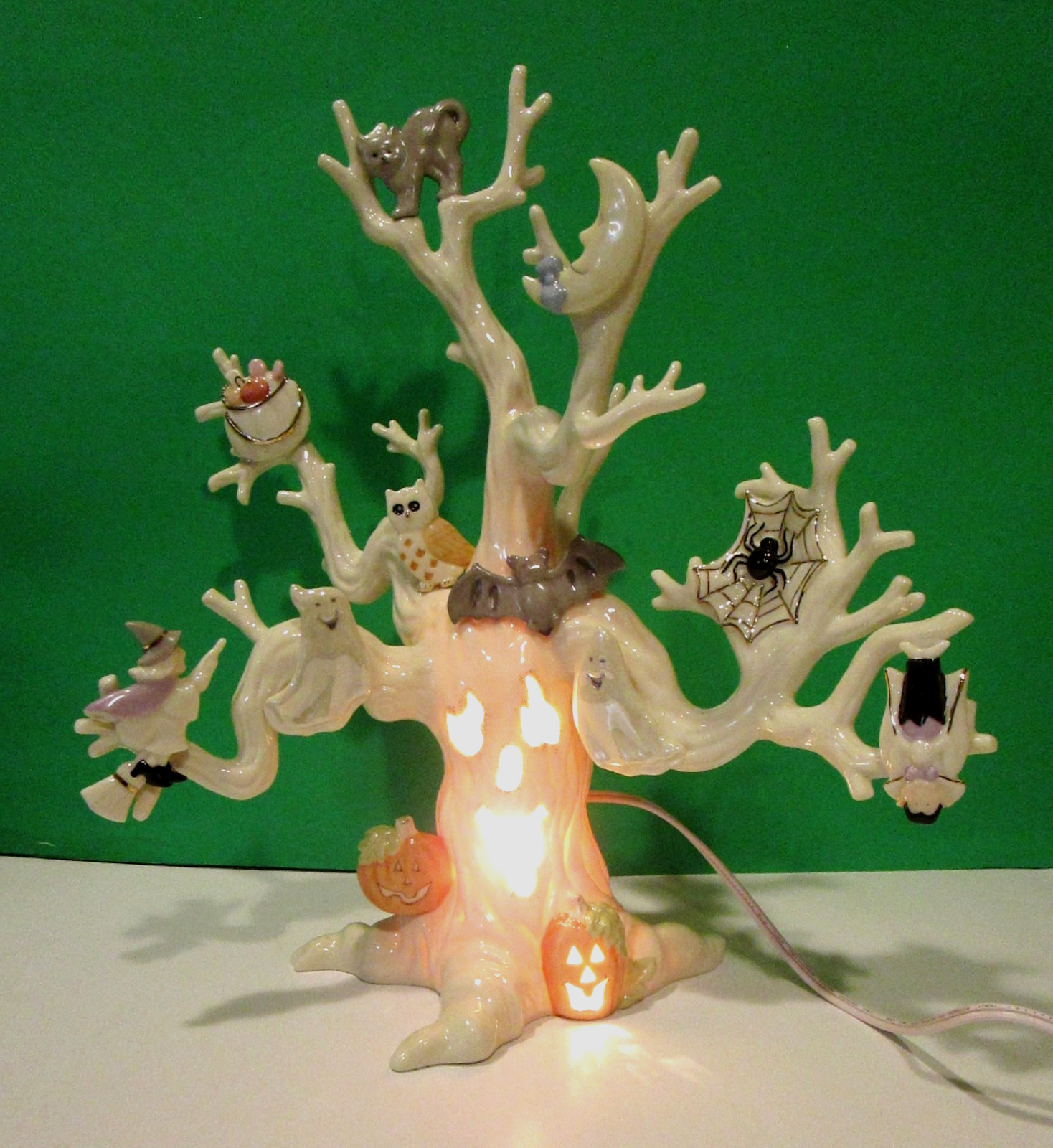 LENOX HAUNTED HALLOWEEN Lighted TREE — 2005 — — New in Box with COA