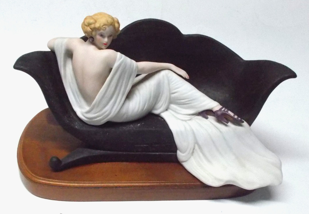 Vintage 1984 Limited Edition Louis Icart Porcelain Figurine Le Sofa w/base