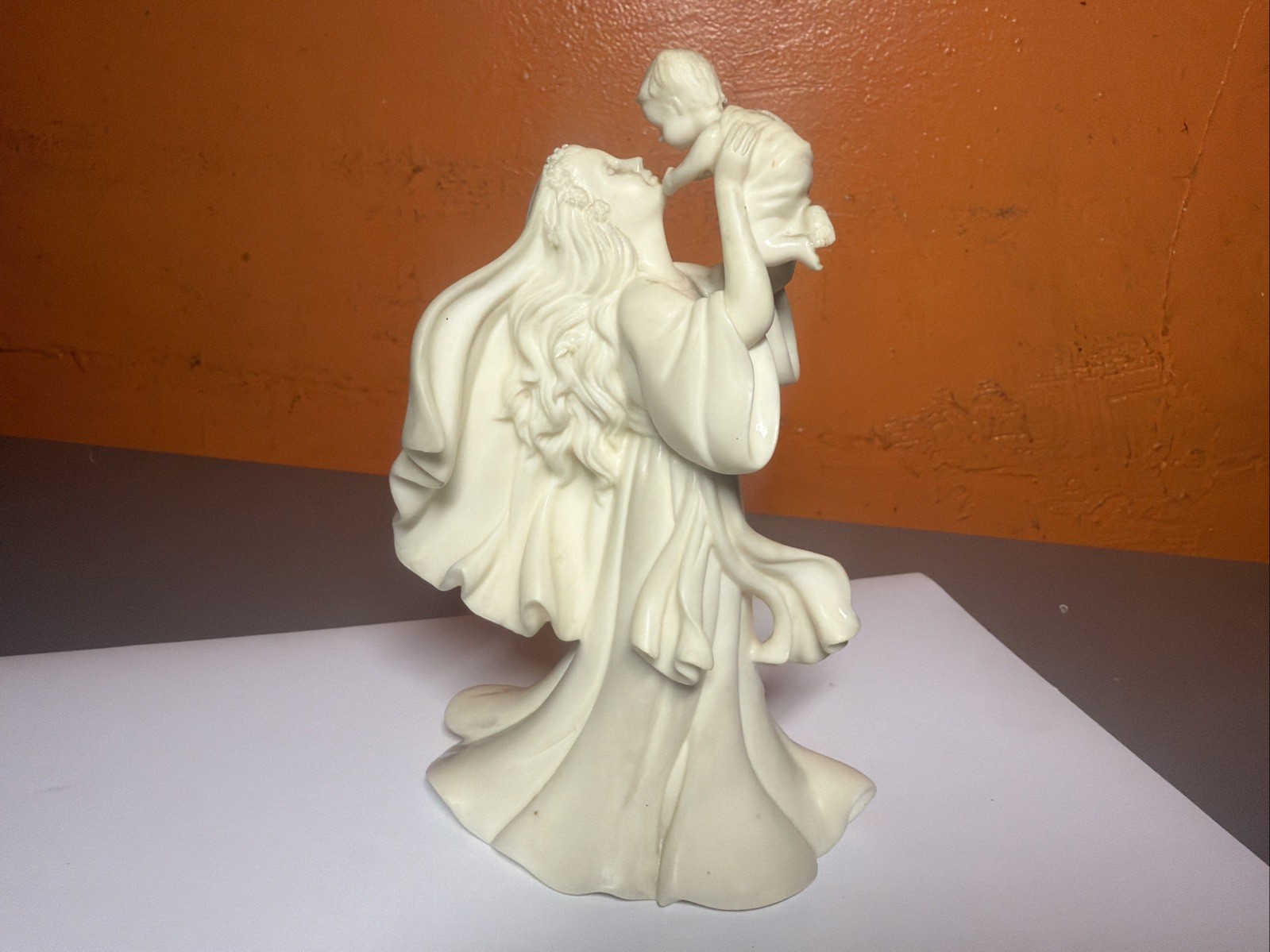 Roman, Inc. Millenium Madonna & Child Figurine Resin Matte Ivory 1996 5in
