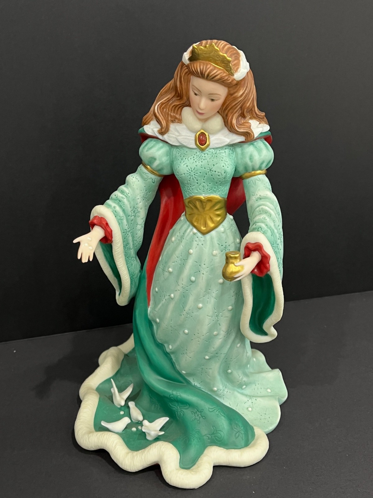 PERFECT LENOX 1995 CHRISTMAS PRINCESS CHRISTINA FIGURE