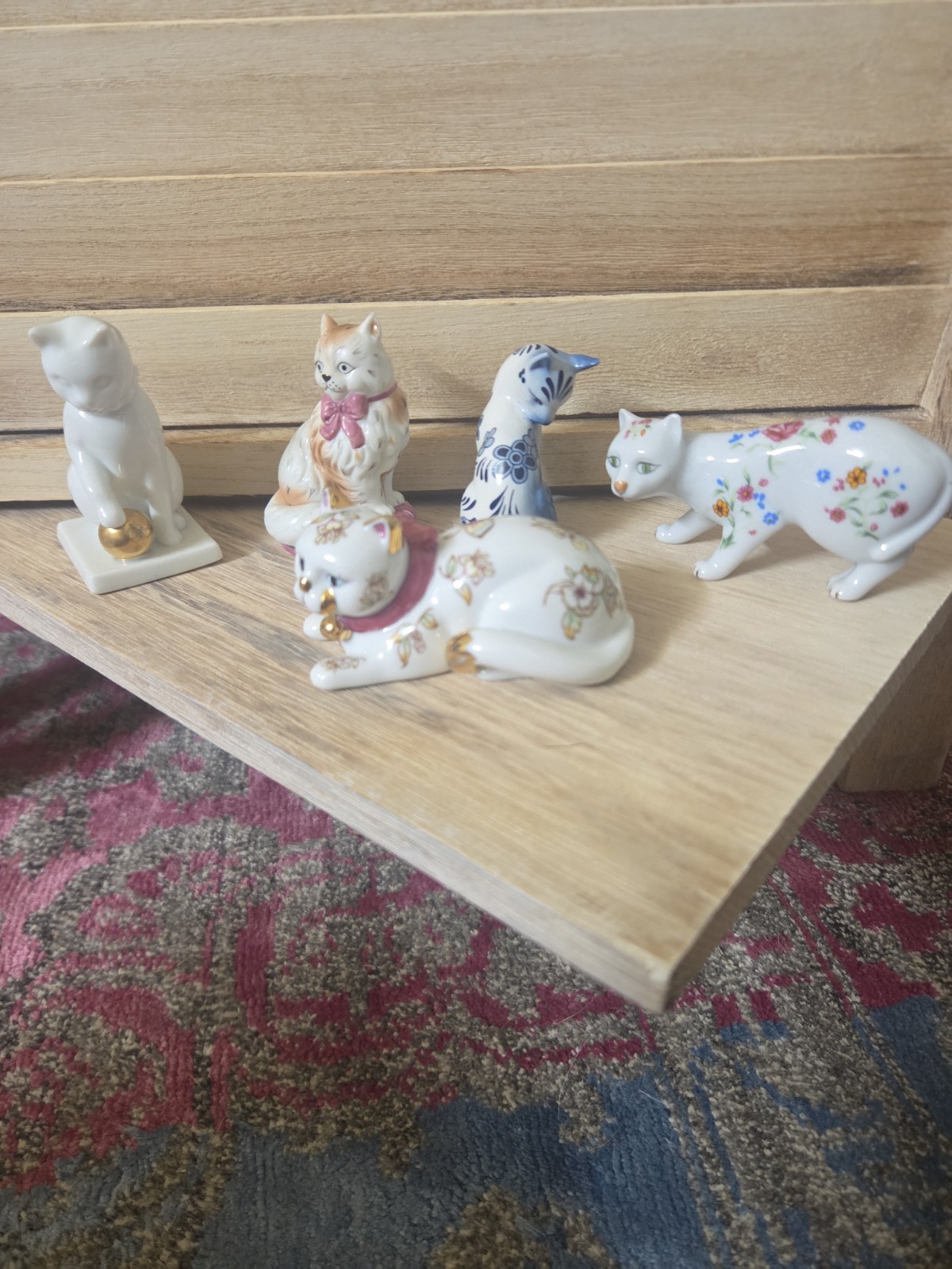 The Franklin Mint CURIO CABINET CATS – BLANC DE CHINE 5 Pc. Lot 1988