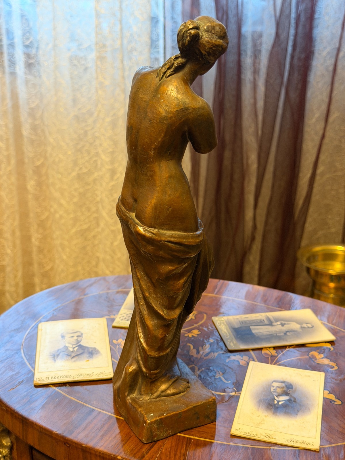 Venus de Milo metal figurine of the goddess of love Aphrodite vintage statue