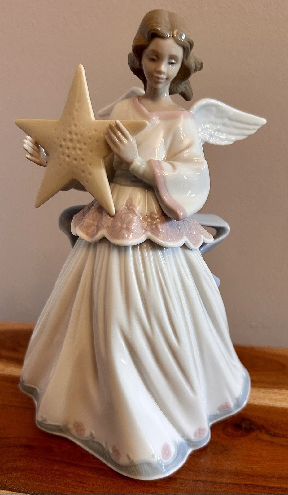 Lladro 6132 Angel Of The Stars Mint Without Box