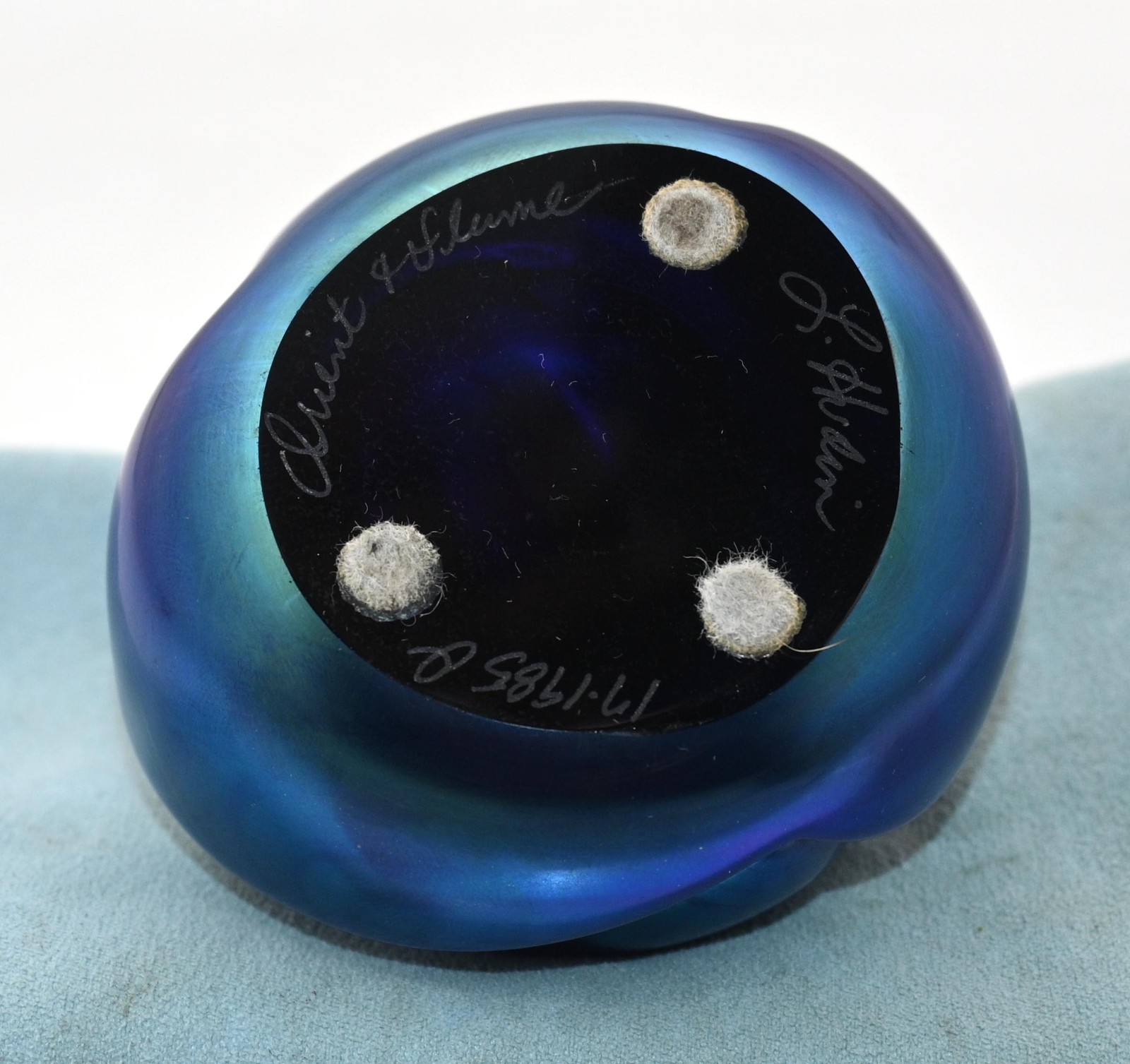 Orient & Flume Art Glass Blue Iridescent Frog Figure 1985 Artist L. Hudin Signed