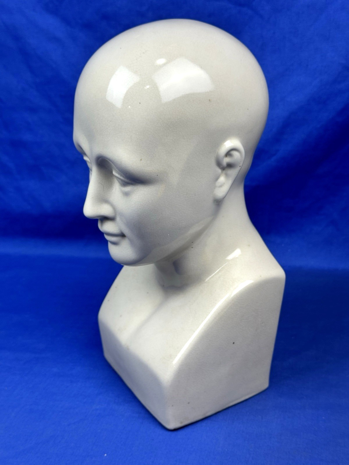Vintage Ceramic HEAD Display w/ NO chips or cracks 12″H Base 5″ x 4″