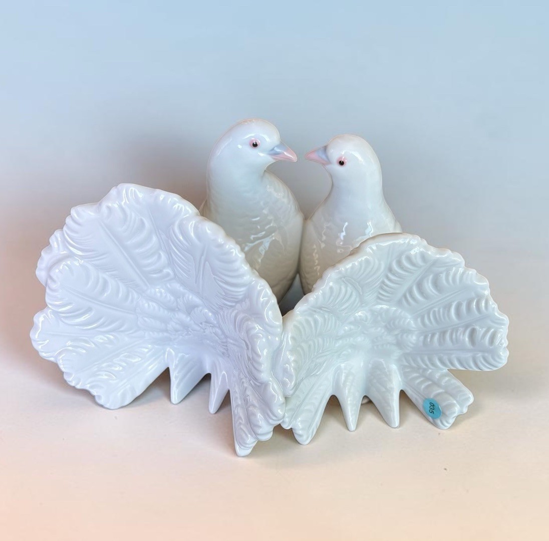 Lladro Porcelain Kissing Doves Figurine Pair White Love Birds 1169 Spain