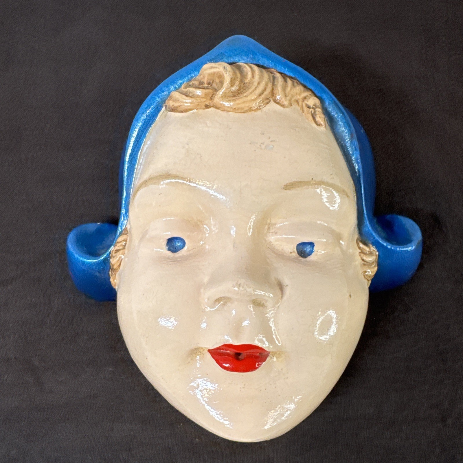 Chalkware Dutch Girl String Holder Wall Hanging Dairy Maid Blue Hat 7″ VTG