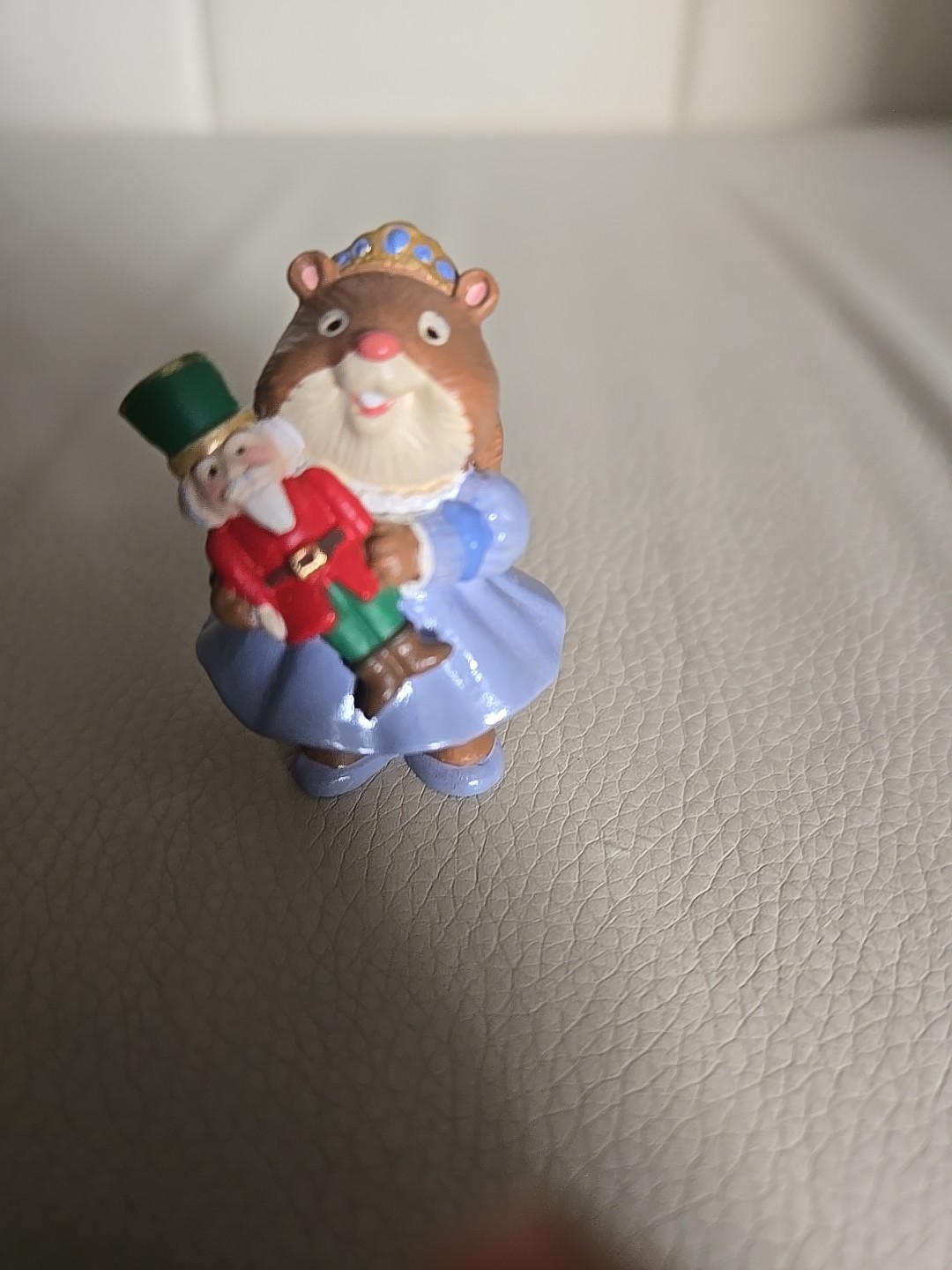 Merry Minatures – Hallmark – Vtg. 1995 Clqra Squirrel Nutcracker Figurine X-mas