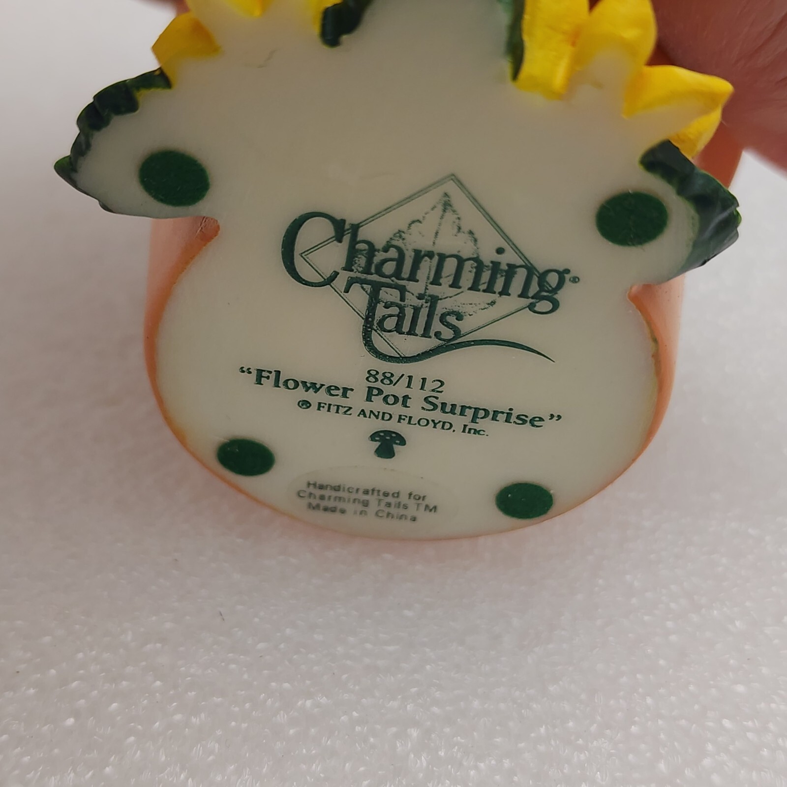 Charming Tails Fitz and Floyd Flower Pot Surprise 88/112 Figurine