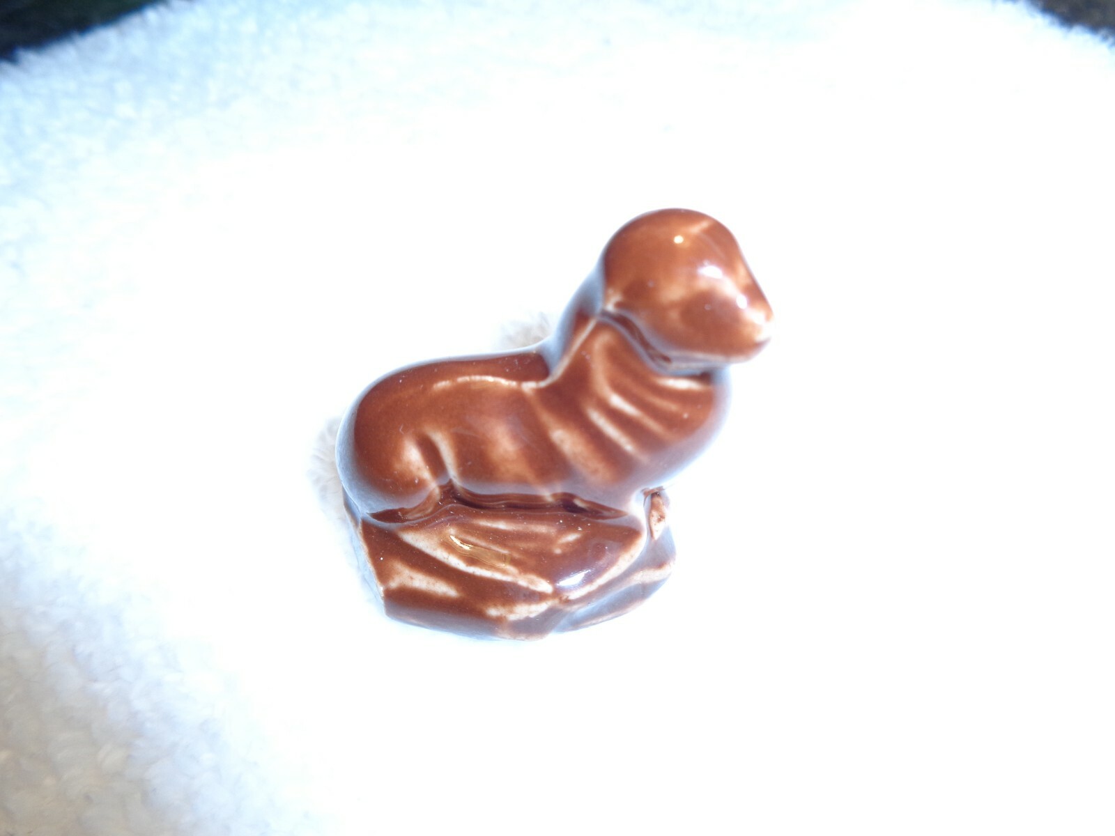 Wade Seal Tom Smith Sealife Party Cracker Figurine Whimsies Chocolate Brown