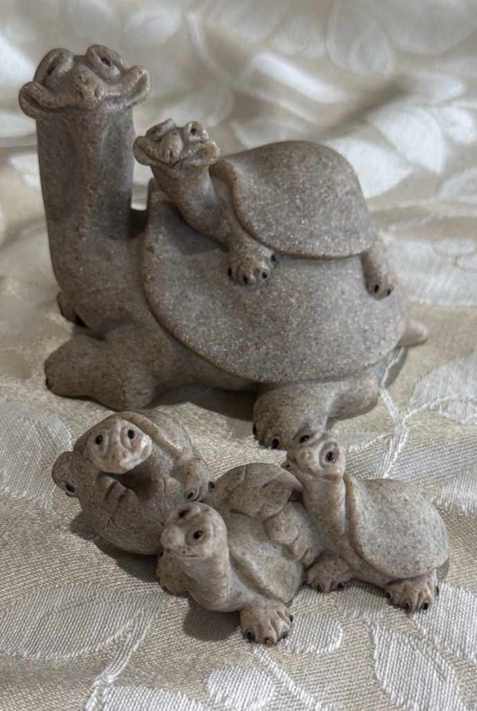 Set Of 2 Vintage Quarry Critters. Turtles Cute Figurines Smiles. Tres Amigos