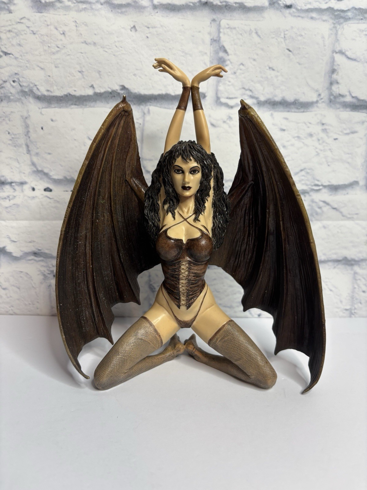 Handcrafted Mistress Vampire Succubus With Wings Kneeling 8 Inch Read