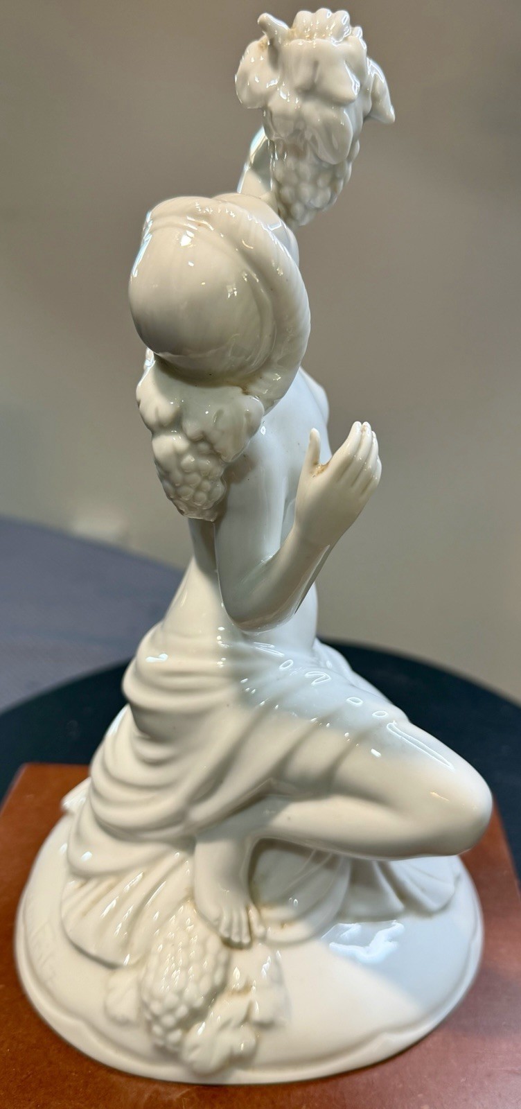 Rare Art Deco Fraureuth Porcelain Woman Eating Grapes Naked Sculpture Circa 1926