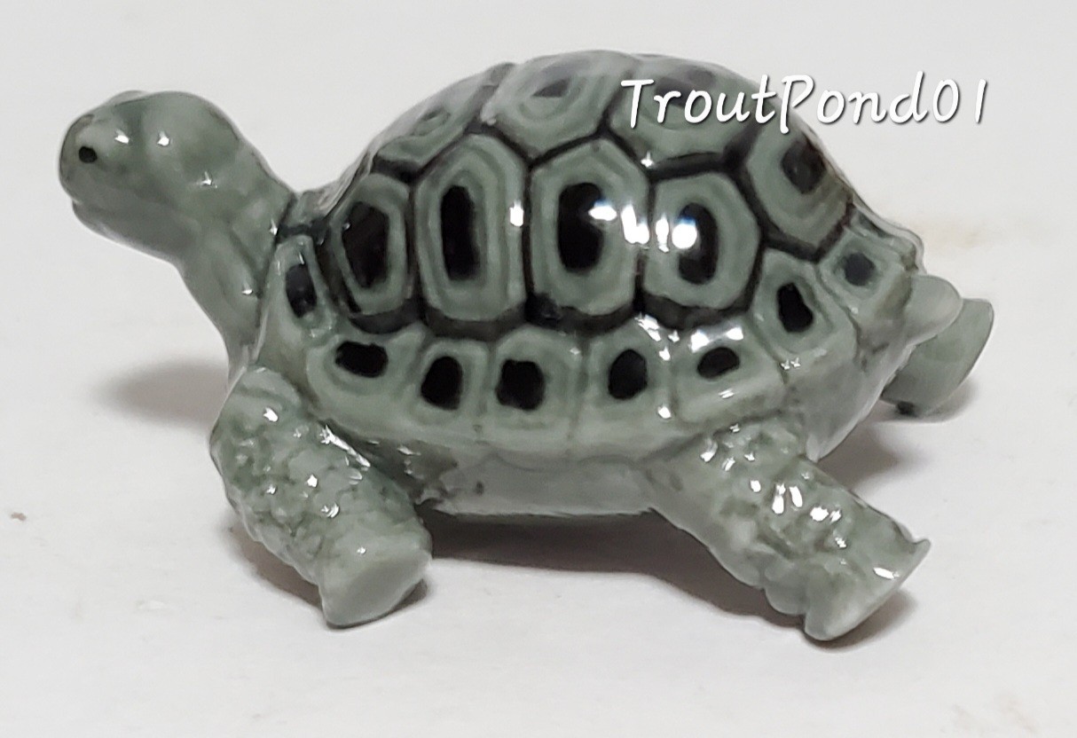 Wade Whimsies Tortoise Turtle Porcelain Figurine Wade Fair 2015 HP LE Variation