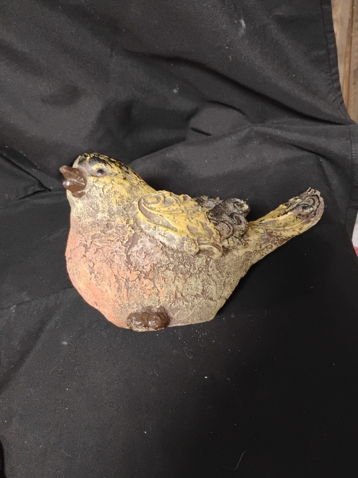 Decorative Figurine Of A Bird/Unbranded/ Resin Or Wood?/6″×8″