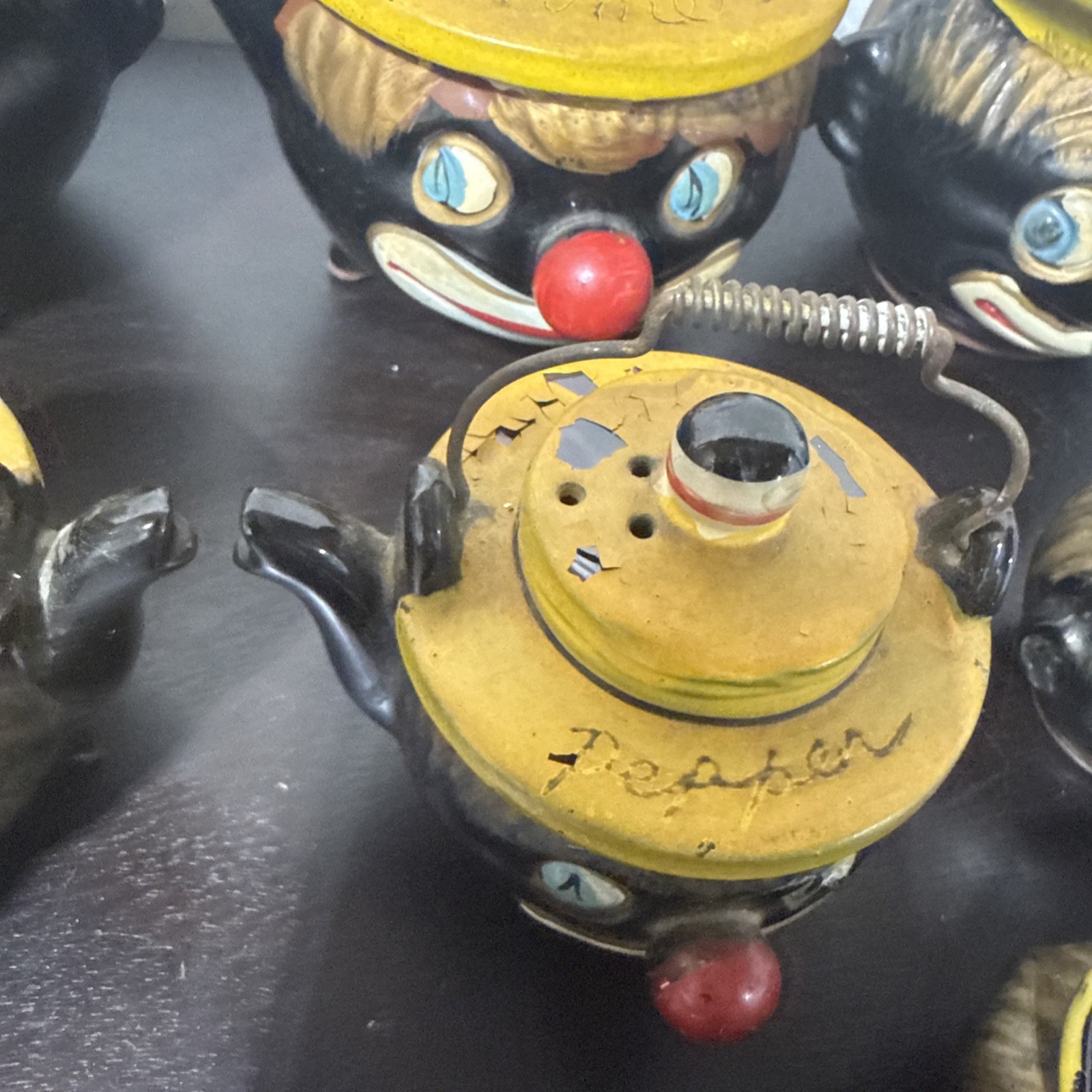 1950’s 9pc Thames Red Ware Hand Painted Clown Face Good Condition