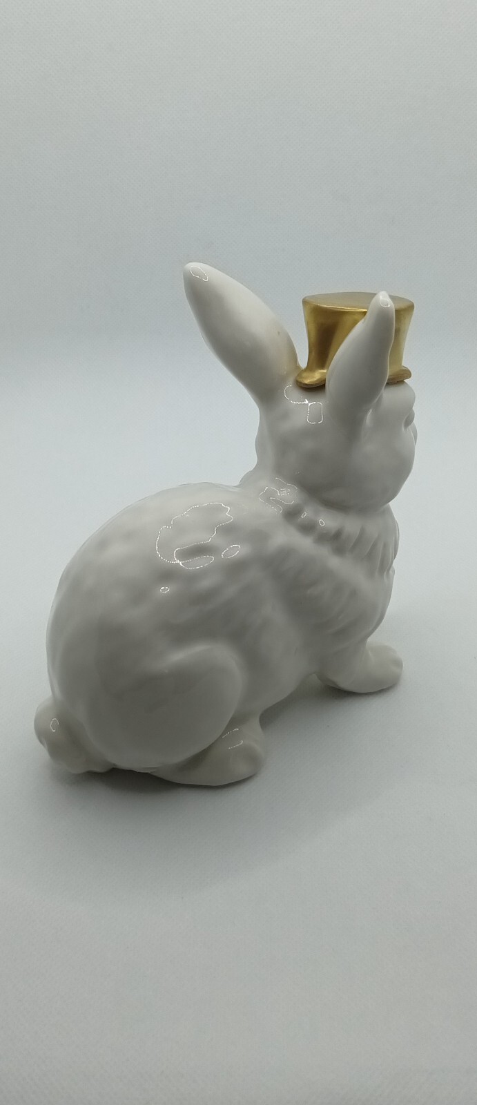 Villari antique gold bunny with cylinder