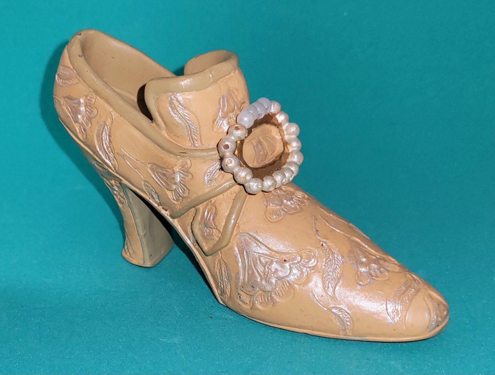 K’s Collection Polyresin Mini Heeled Shoe Beige/Cream 4.5″ Long