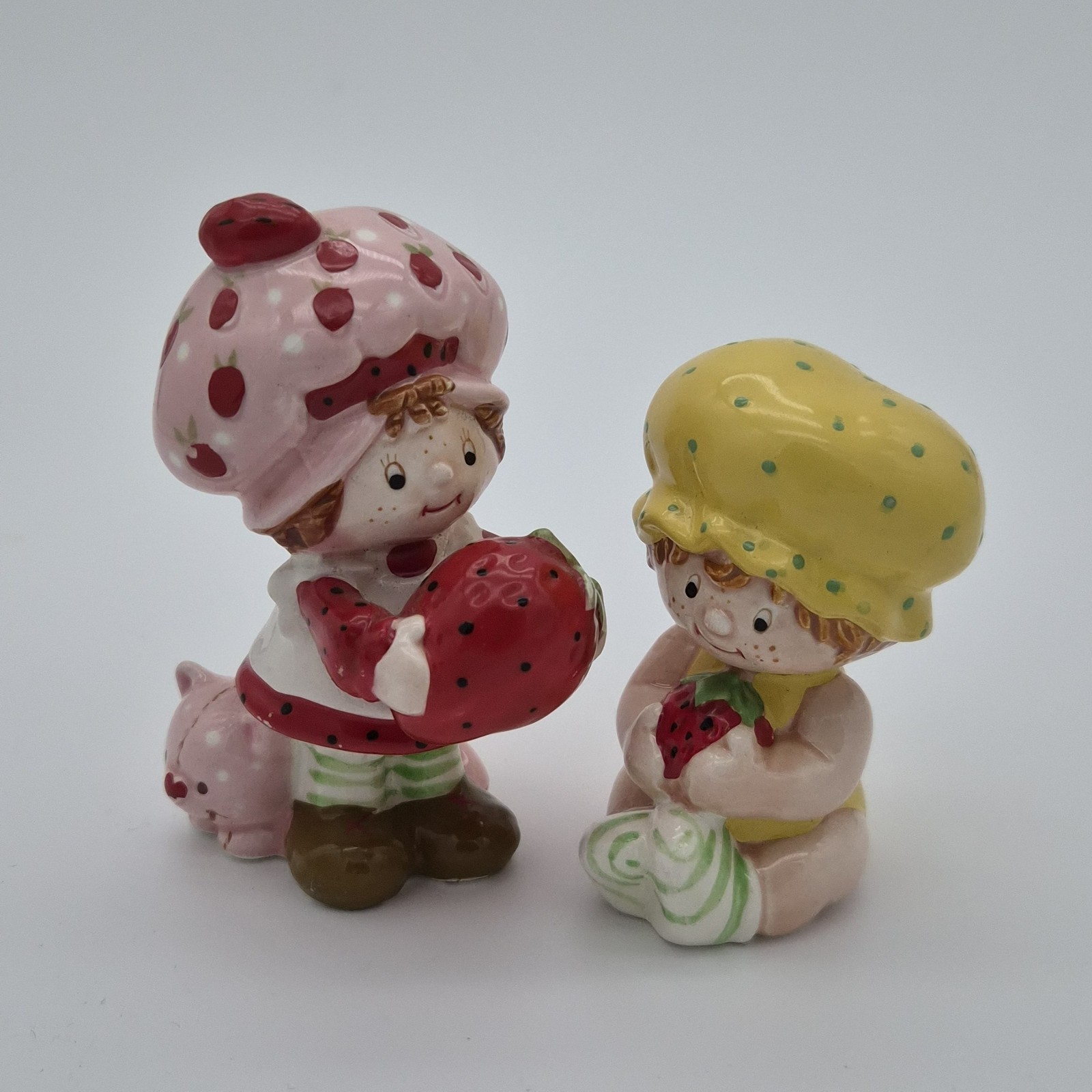 2 Vintage 1981 STRAWBERRY SHORTCAKE Ceramic Figurine CUSTARD WWA Inc 1980s Korea