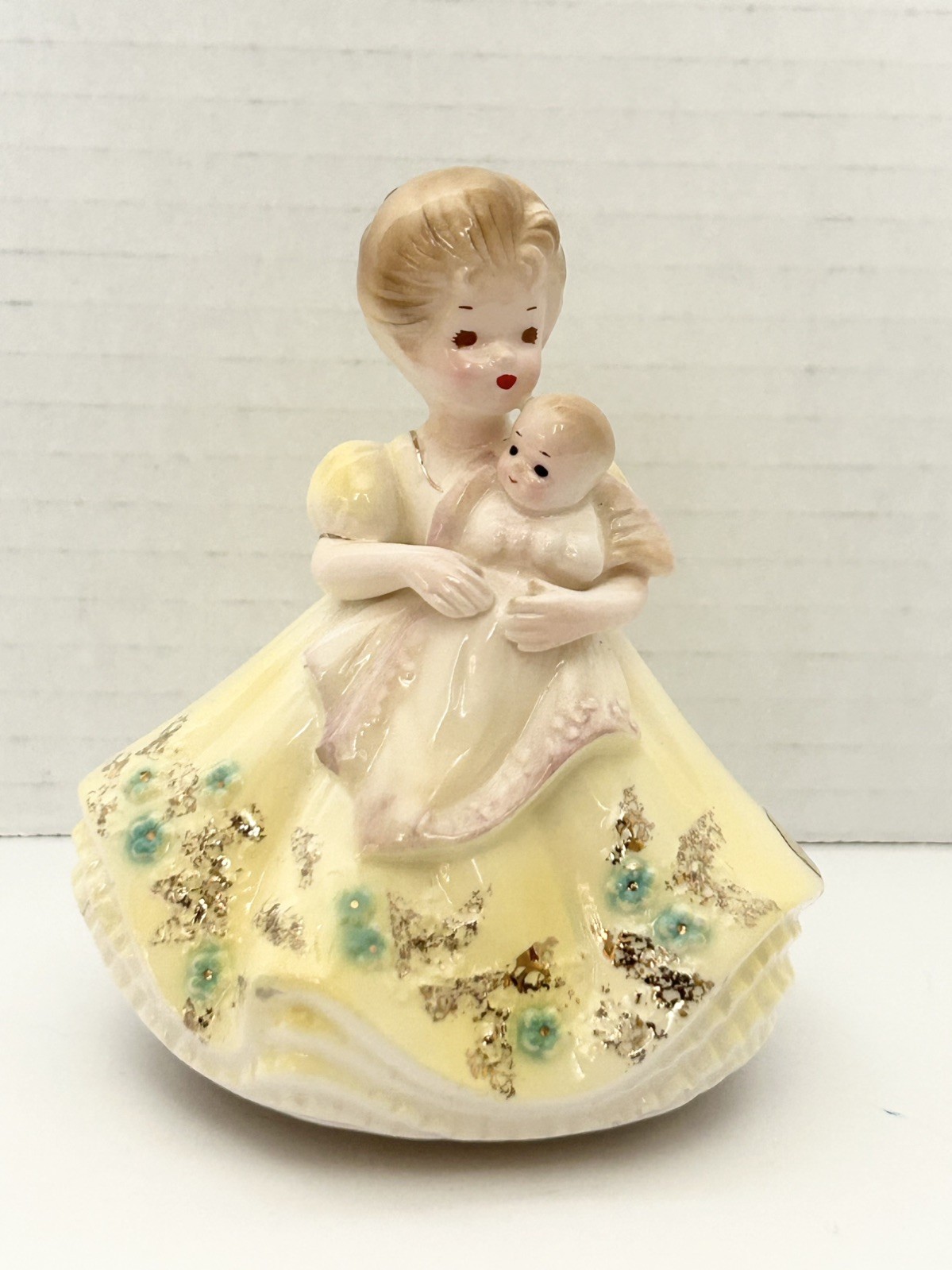 Josef Originals Mother & Baby Music Musical Box Figurine plays Brahms lullaby