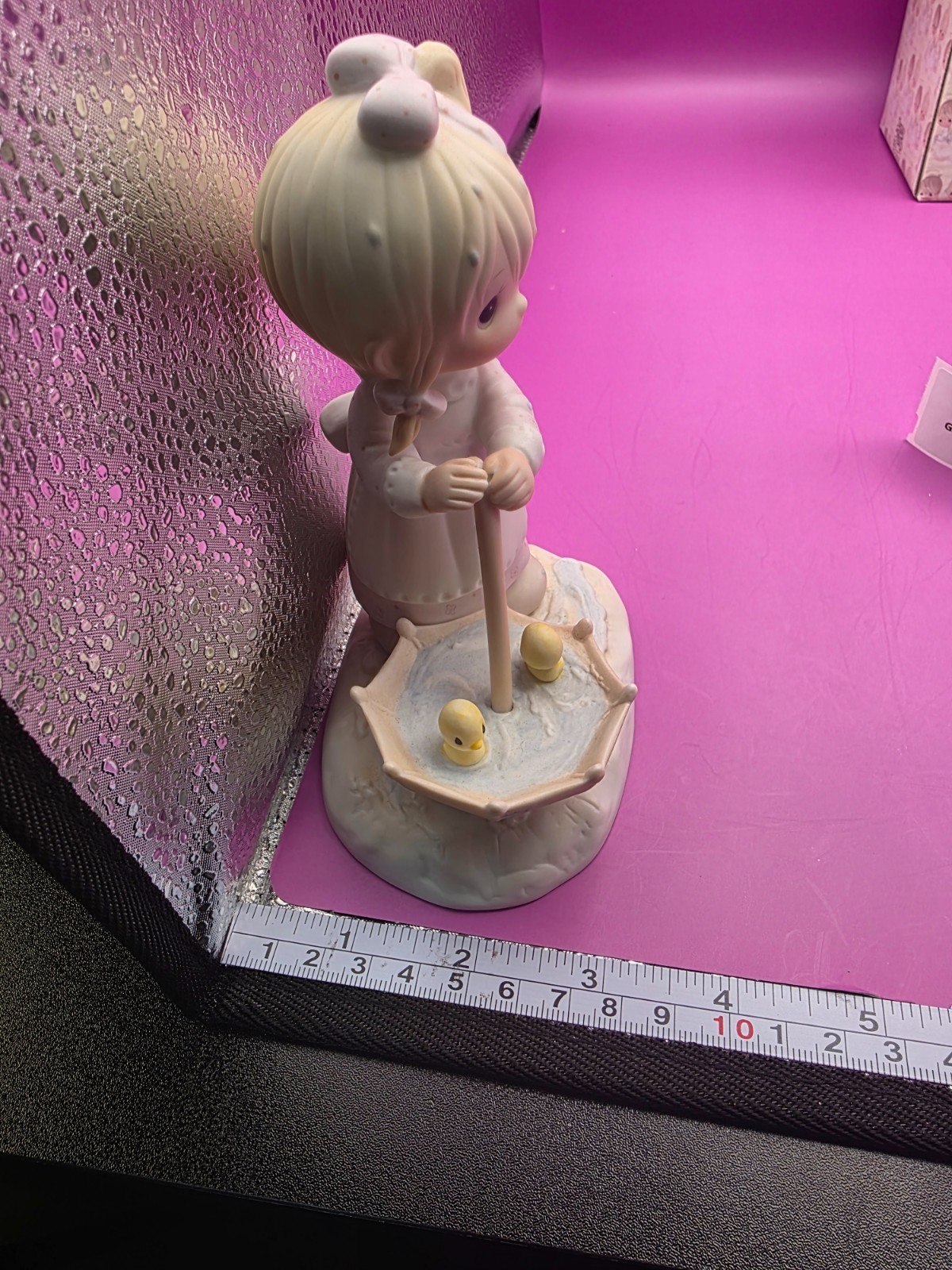 Precious Moments FIGURINE “Let Love Reign” 1982 ENESCO E-9273