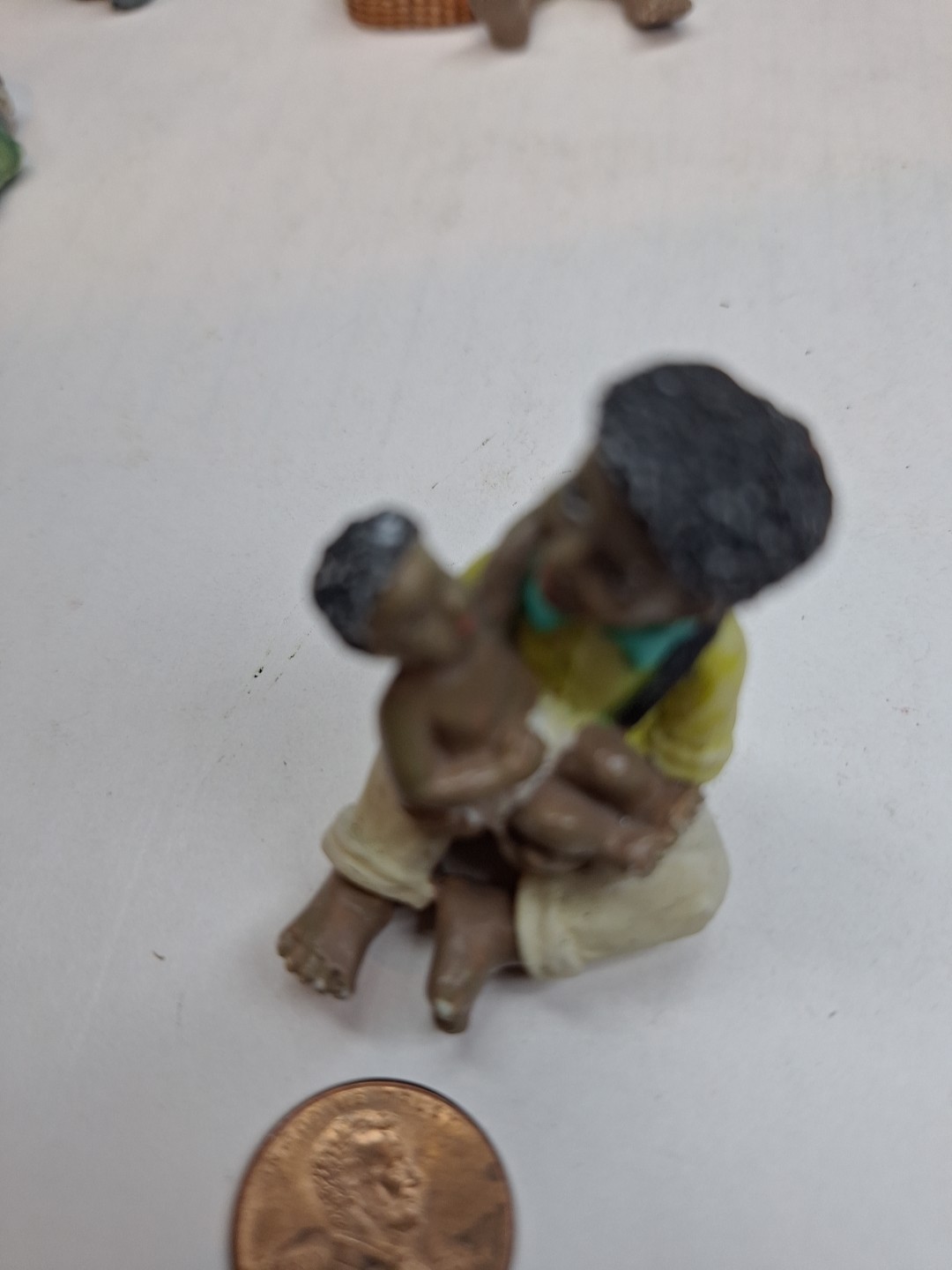 Vintage Young’s Father Holding His Infant African American Resin Figure Dv166