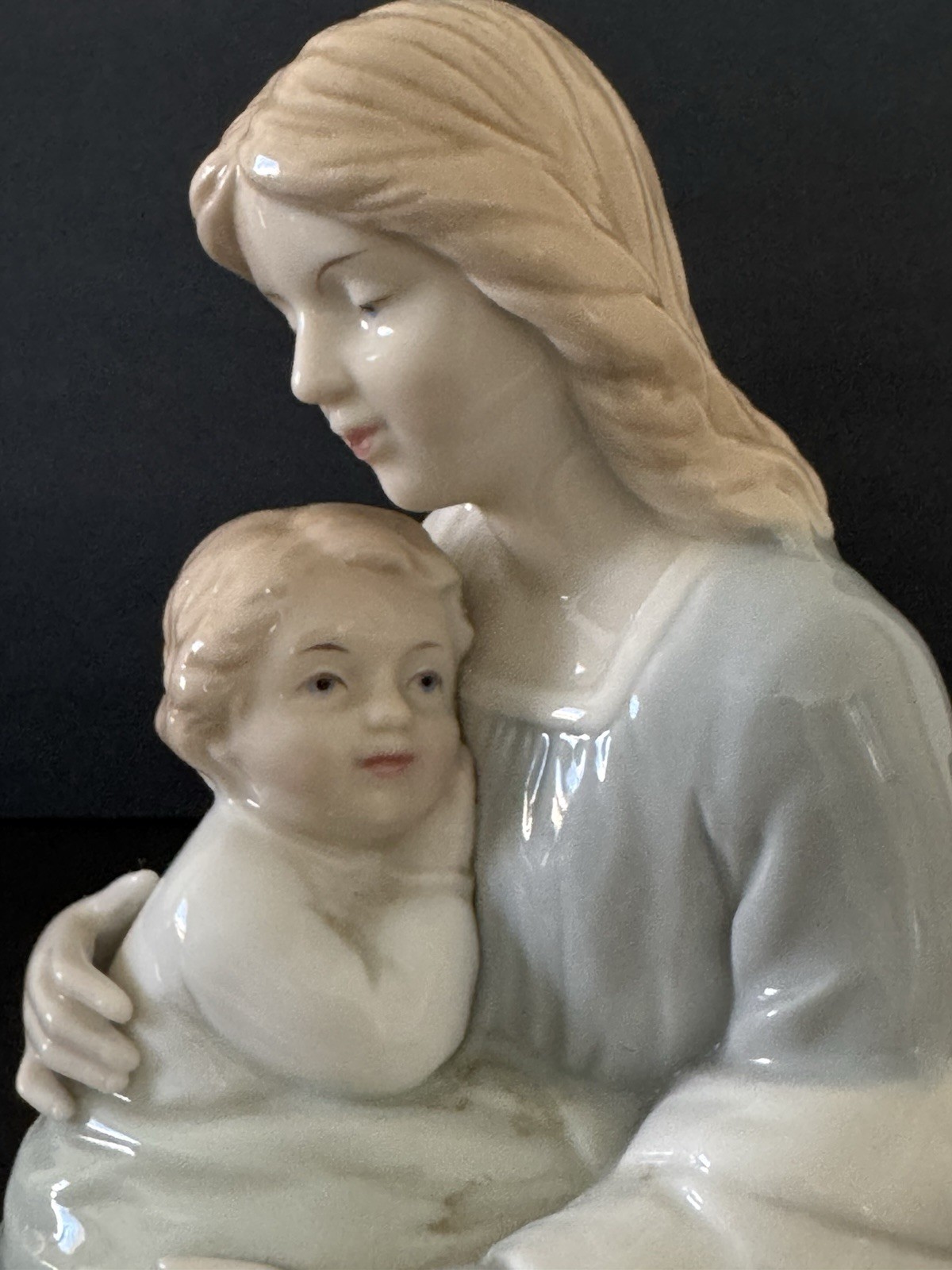 Porcelain Mother and Child Figurine Homco 8809 Taiwan Soft Blues Vintage 7.5”