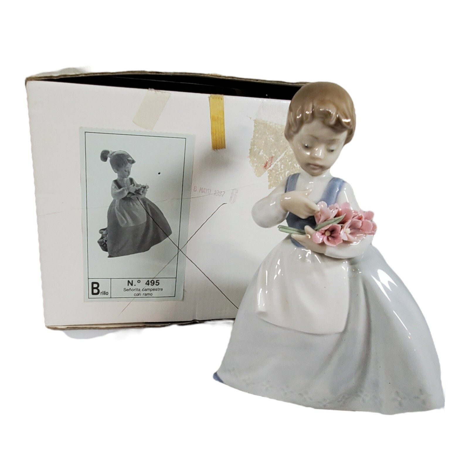 1989 NAO by Lladro Porcelain Figurine “Senorita Campestre Con ramo” No. 495