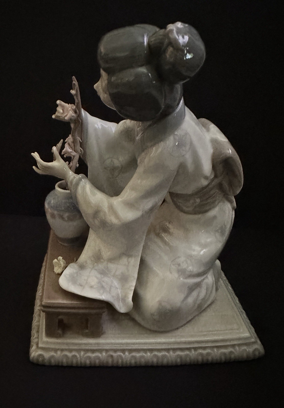 Lladro #4840 Japanese Geisha Flower Arranger Glossy Porcelain Vintage Retired