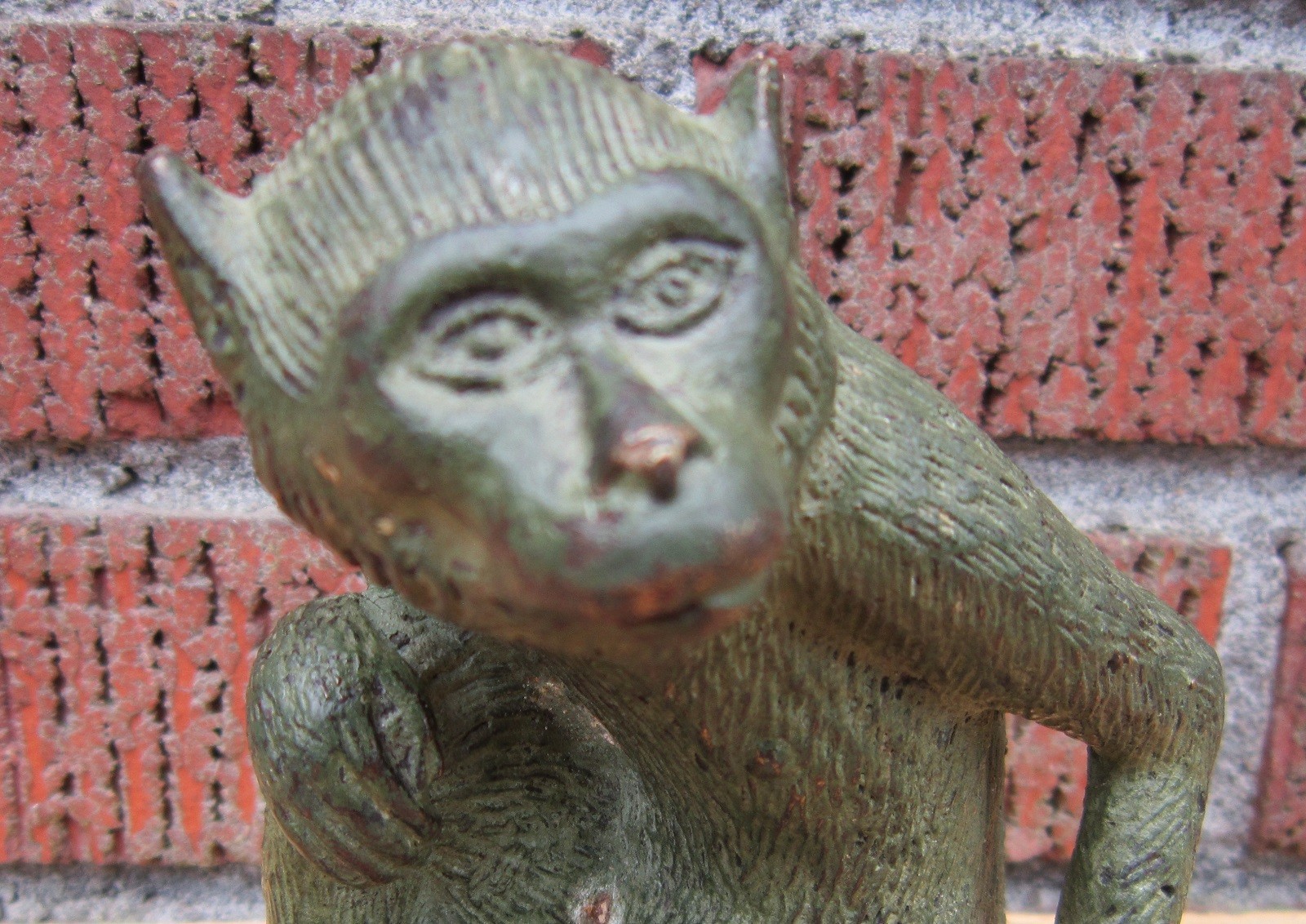 Vintage Cast Bronze MONKEY Figurine Statue MACAQUE 5″ x 6.5″ Heavy
