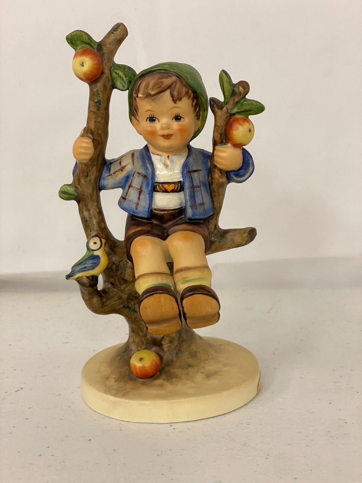 Goebel M.I. Hummel Apple Tree Boy #142/1 Pristine Hand Painted W. Germany NEW