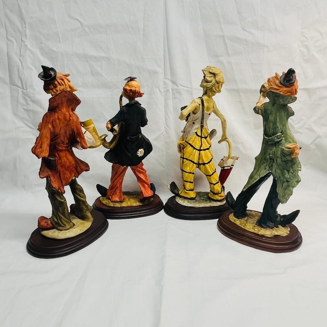 VTG 3 Men 1 Lady Different Hobo Clown Musicians Capodimonte Style? 11.75H*READ*