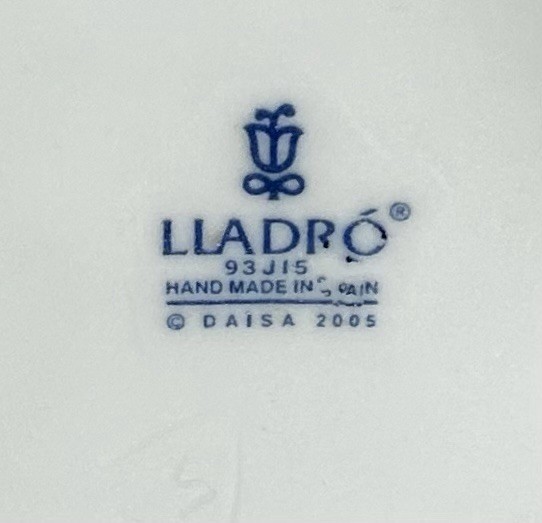 New LLADRO #18218 A Mother’s Embrace Mother & Baby Satin Finish No Orig Box