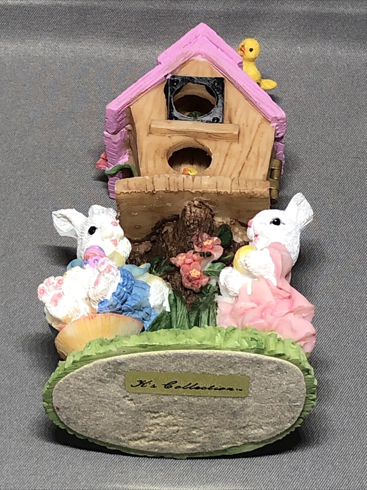 K’s Collection Hinged Bird House with Easter bunnies Holding Eggs Awesome Detail