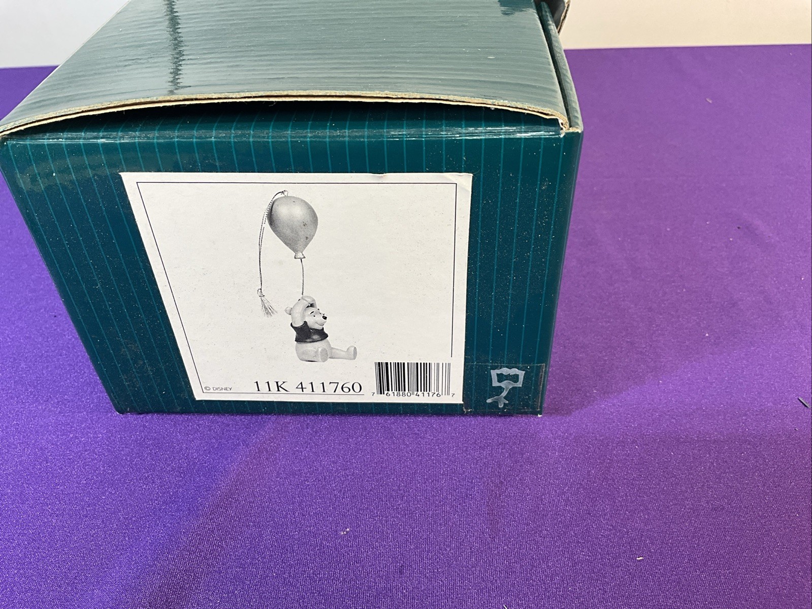 WDCC WINNIE THE POOH AND THE HONEY TREE, TIME FOR SOMETHING SWEET, COA BOX(D143)