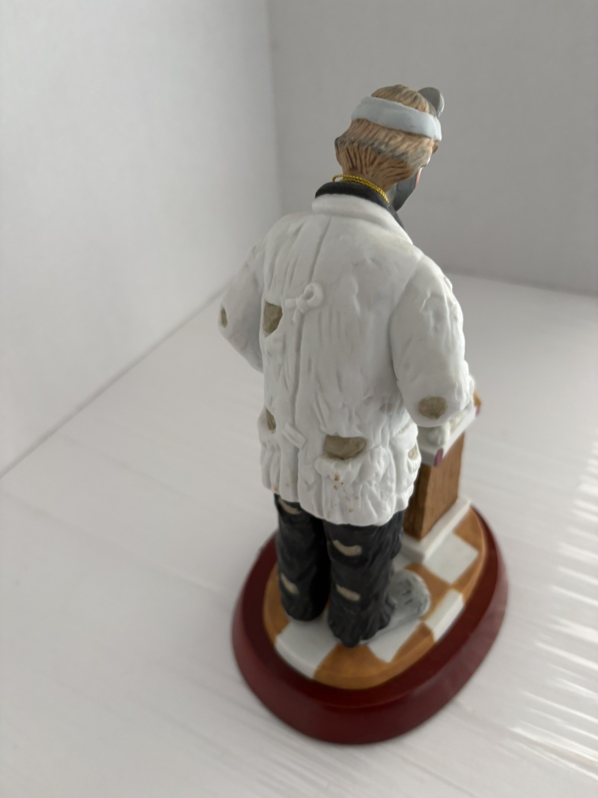 FINE PORCELAIN AMERICAN’S FAVORITE CLOWN/ EMMETT KELLY. JR. 8.5” In. Tall