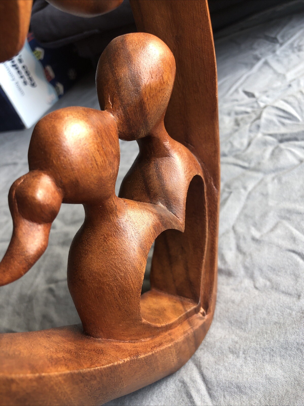 EKA Wood Heart with Couple Kissing Sculpture 8″