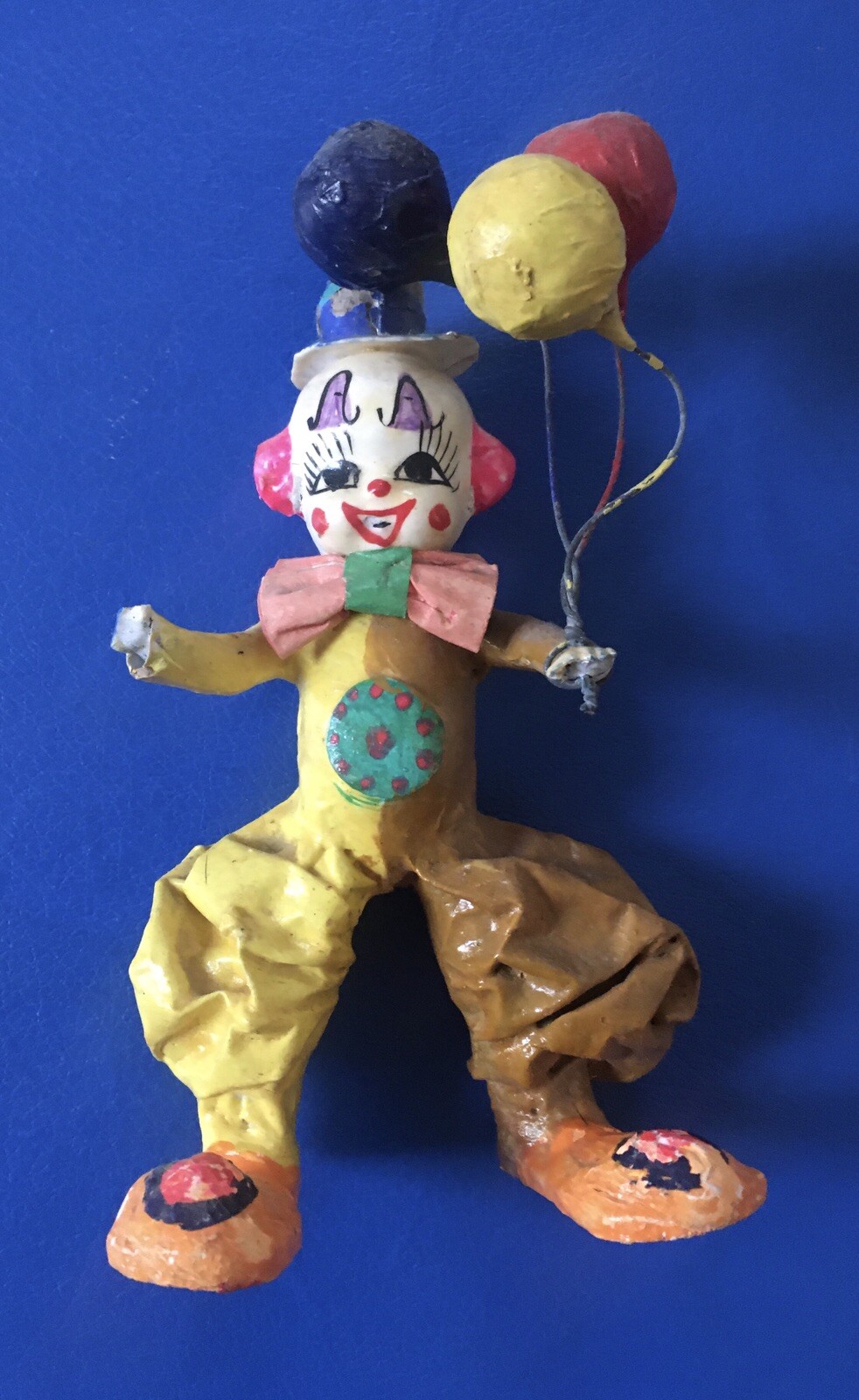 Vintage Paper Mache’ Happy Clown Holding Balloons! Really Cool! Rare Clown!